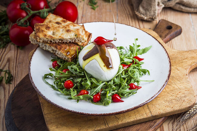 Burrata con anchóa 00 del Cantábrico