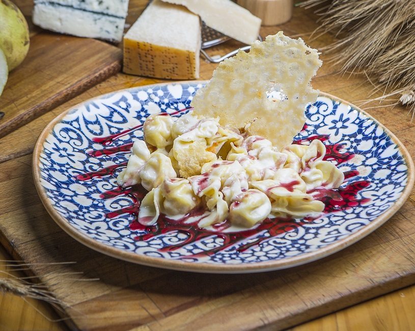 Saccottini de pera y ricotta a los 5 quesos